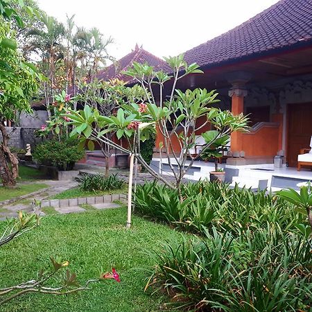 Puspa Ayu Kuta  Luaran gambar