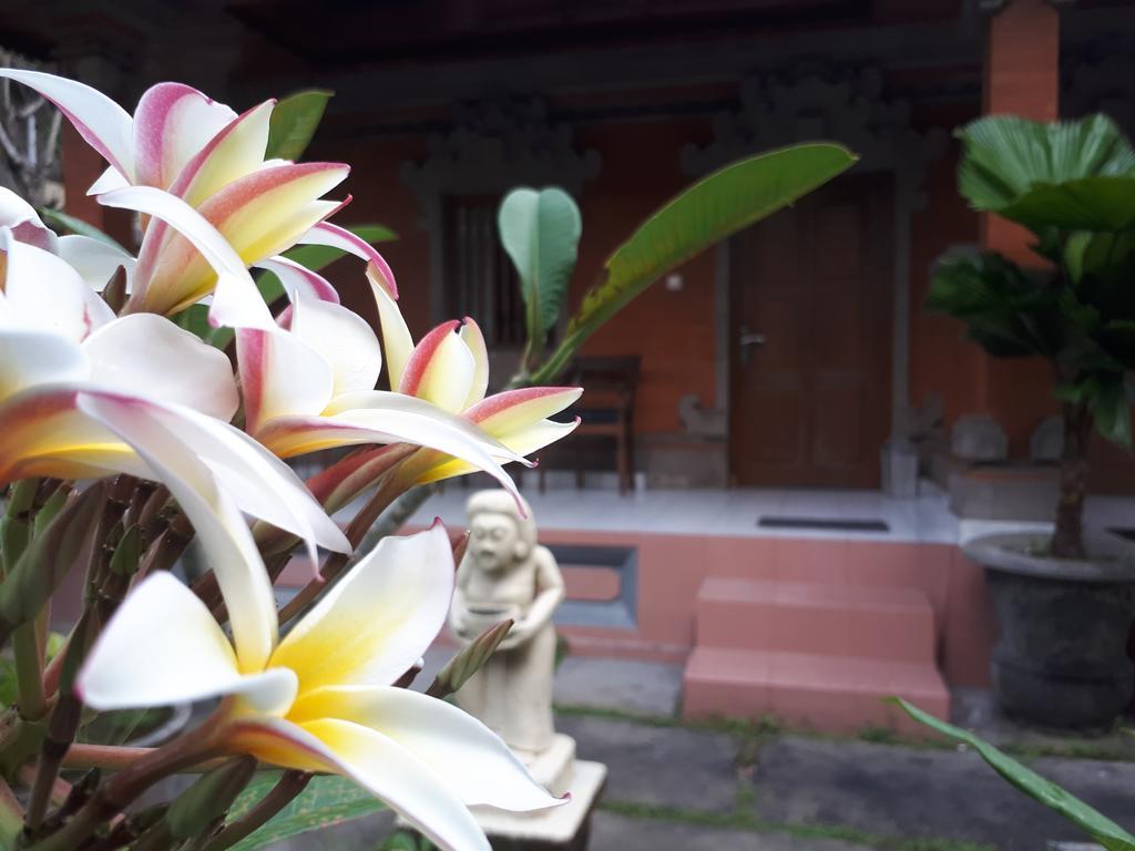 Puspa Ayu Kuta  Luaran gambar