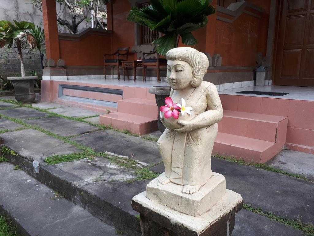Puspa Ayu Kuta  Luaran gambar
