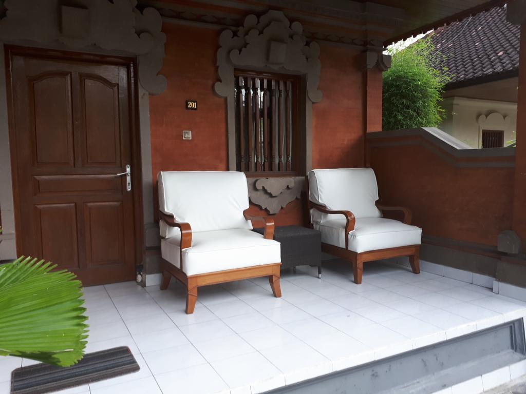 Puspa Ayu Kuta  Luaran gambar