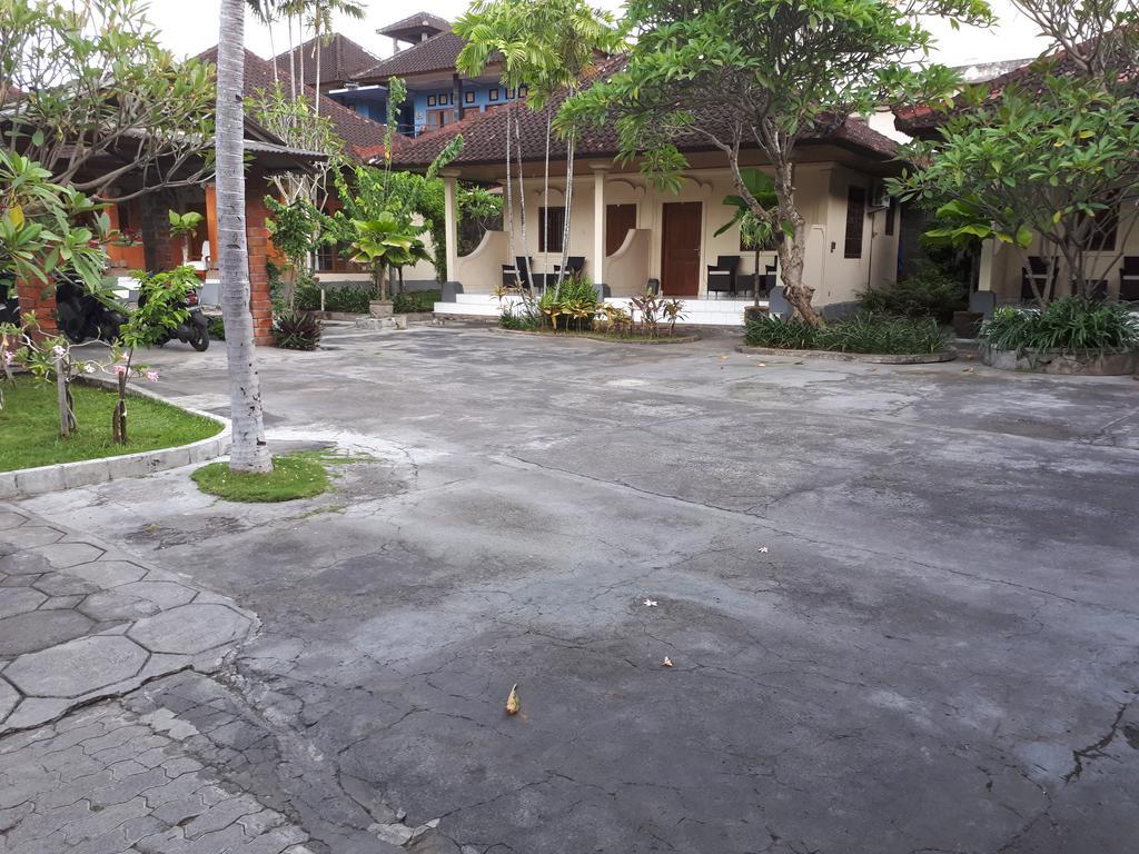 Puspa Ayu Kuta  Luaran gambar